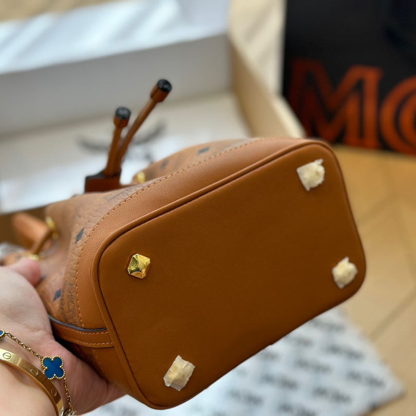 MCM new bucket bag (with rabbit accessories) XC24092433