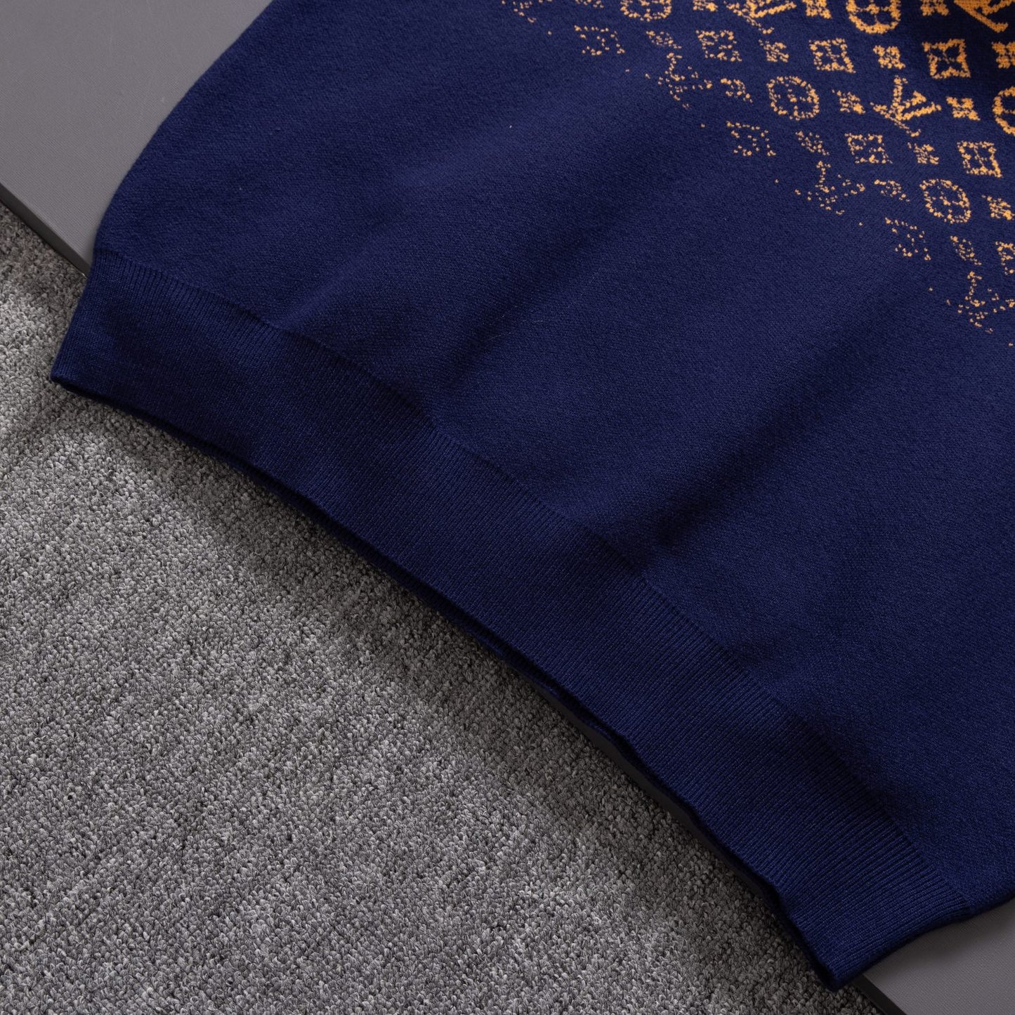 LV Gradient sweater 1824102102