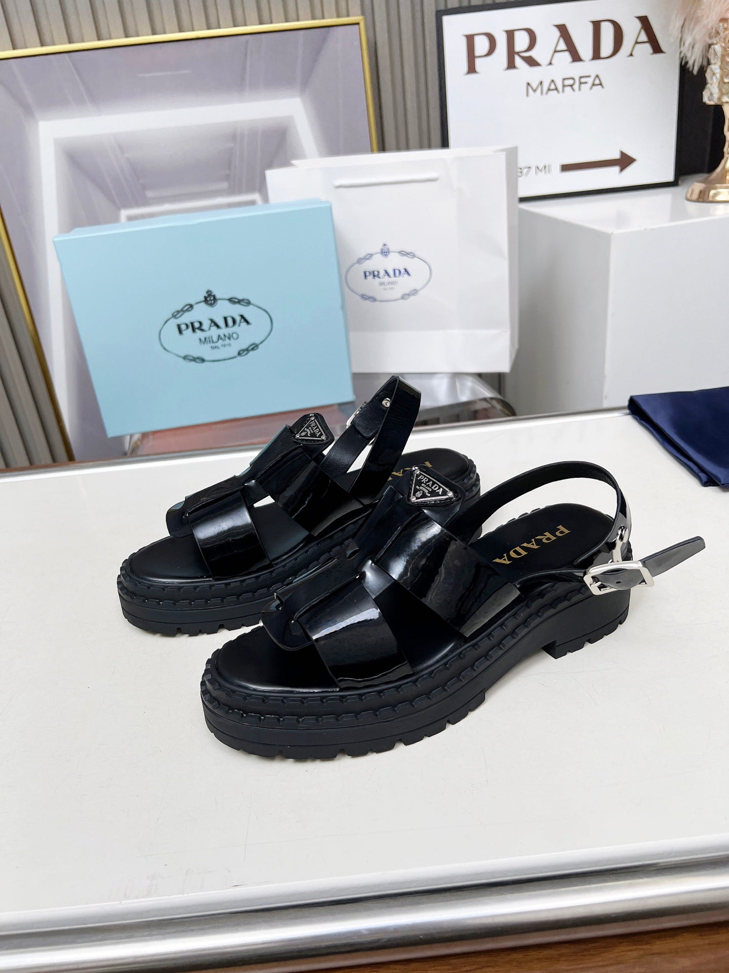 PR sandals 1825051904