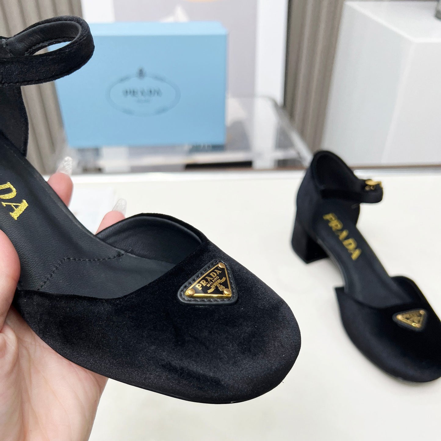 New Lambskin Fashionable and Versatile Women's Shoes Sandals 1024022316