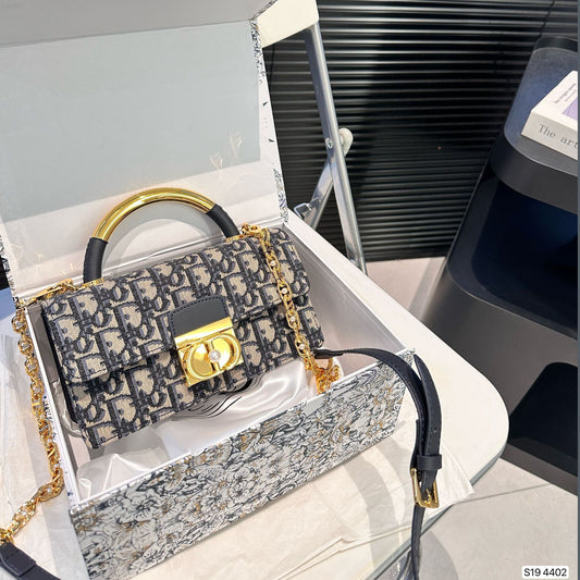 DIO Classic Printed Chain Bag XC24100501