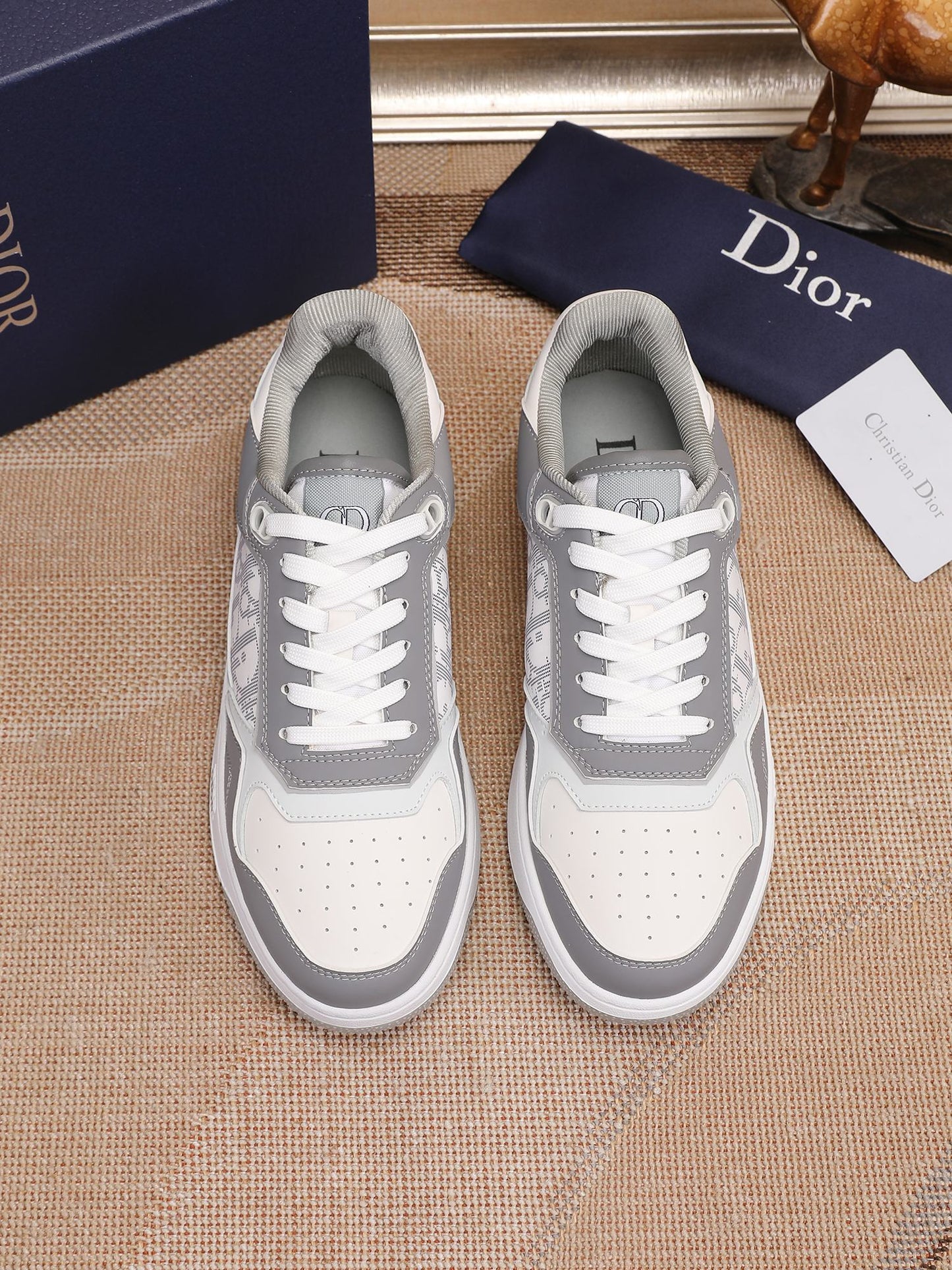 CD B27 Low Top Oblique Sneaker 1825052704