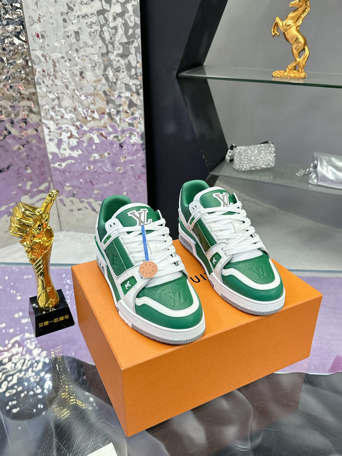 LV Trainer Sneaker 1824120914