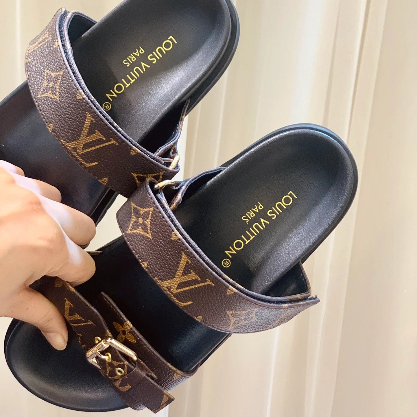 New Fashion Leather V Logo Summer women's sandalsXC05202422713
