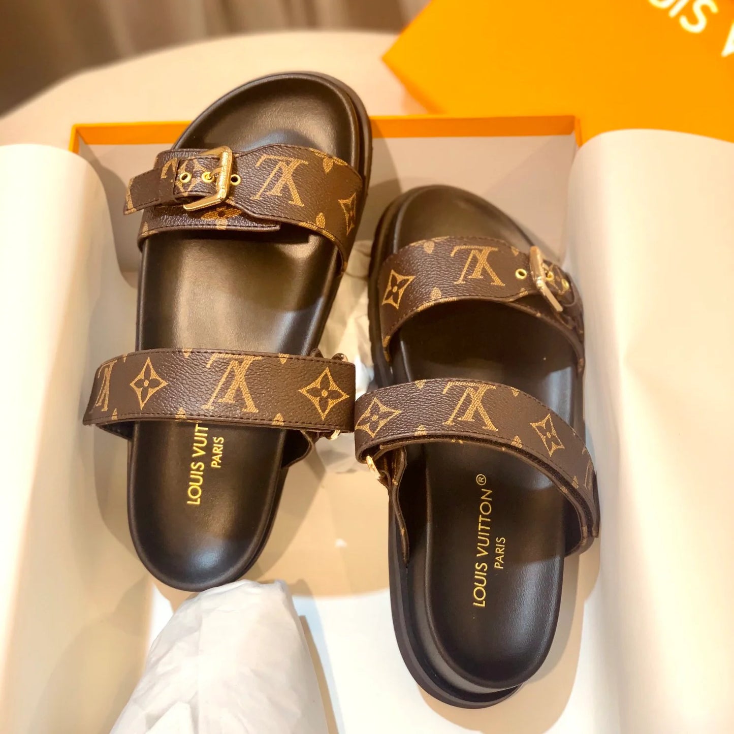 New Fashion Leather V Logo Summer women's sandalsXC05202422713