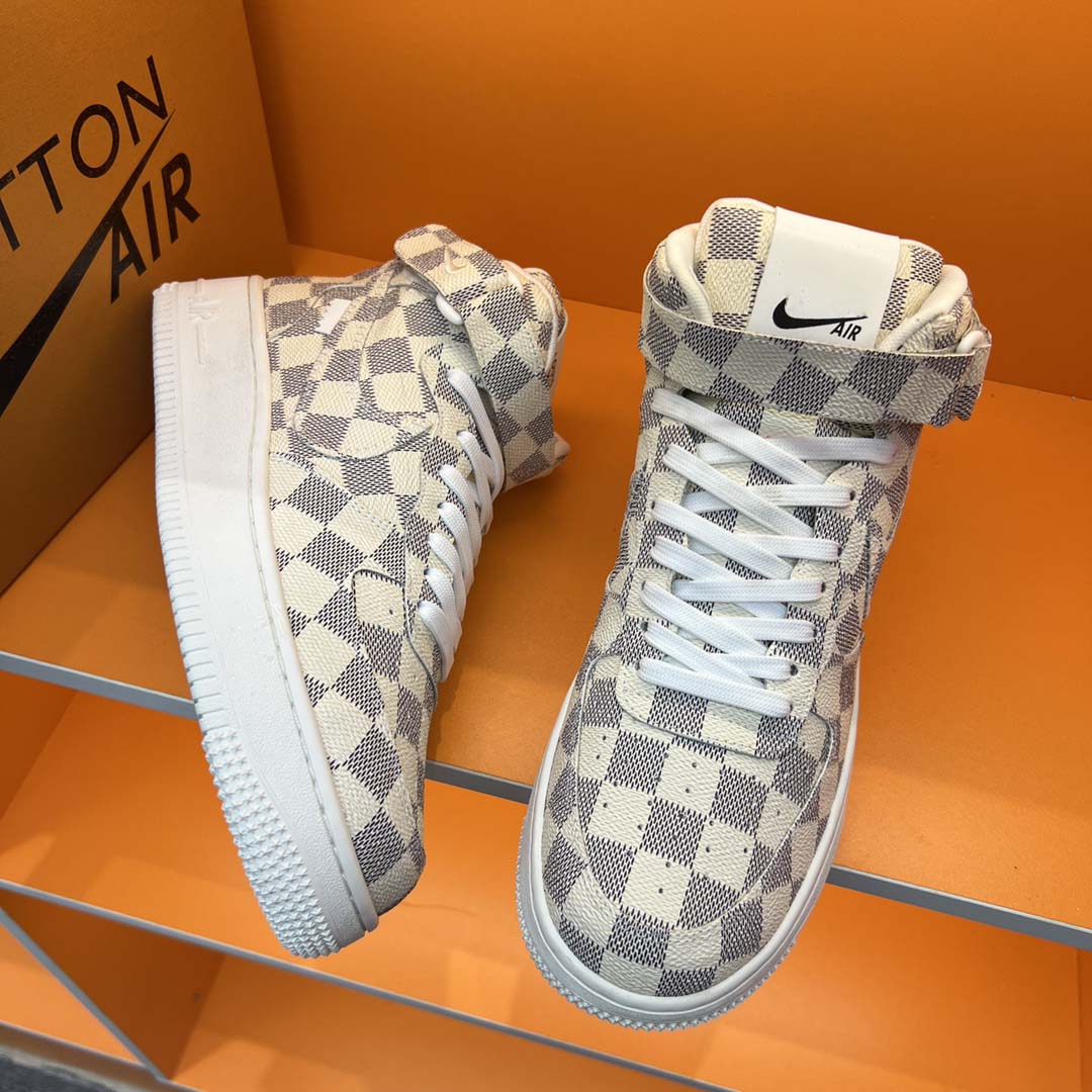 Super cool casual sneakers, hipsters must have! The foot effect is absolutely amazing!