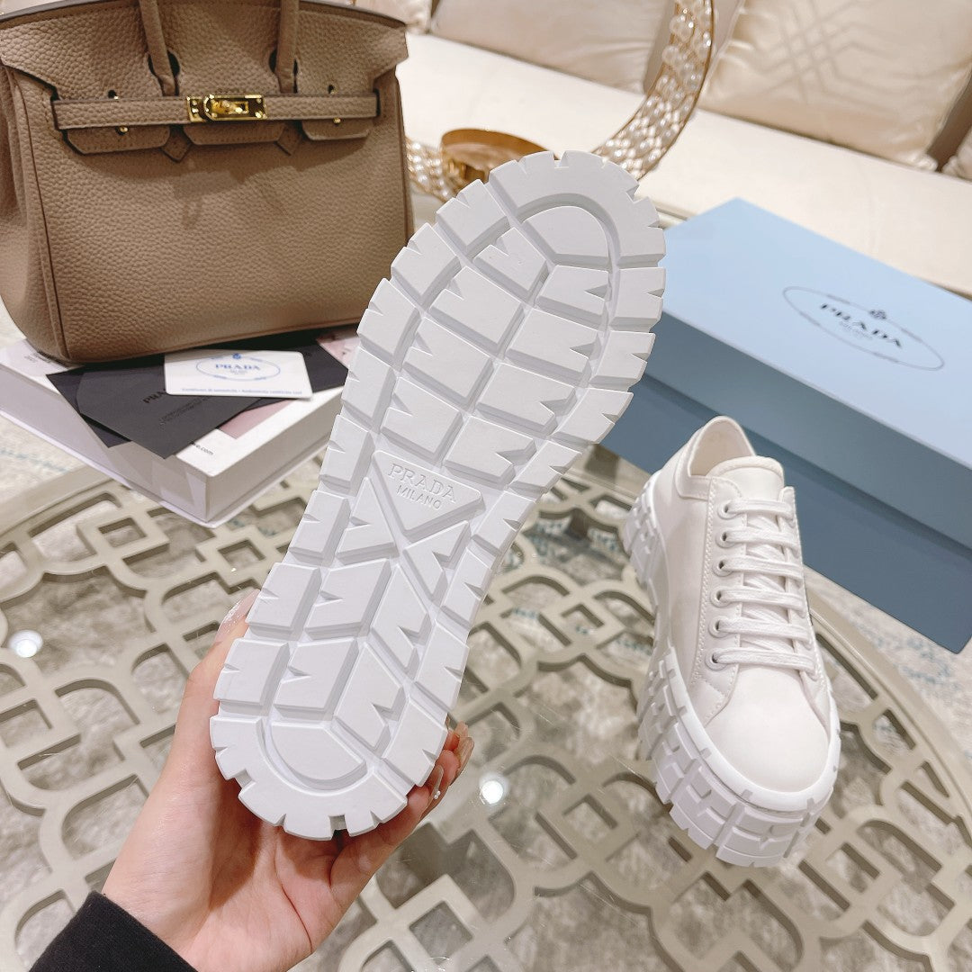New fashionable and versatile thick-soled sneakers 1024013001
