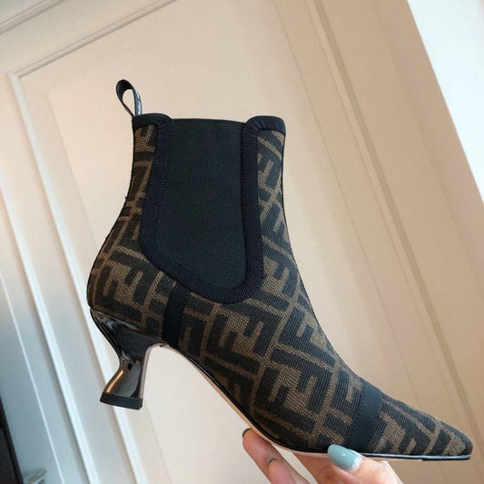 Pointed Toe Fashionable and Versatile High Heels 0823112308