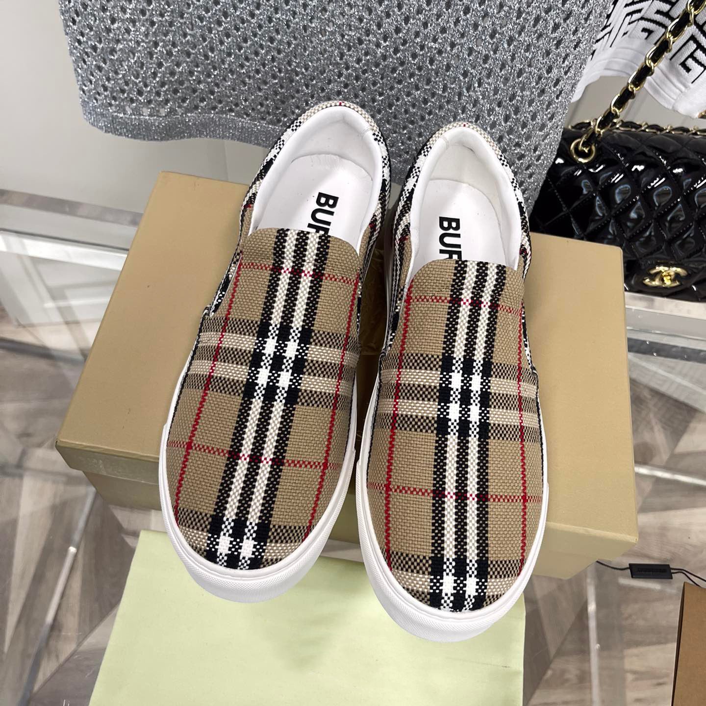 B－Fashionable Couple Slip On XC07070512
