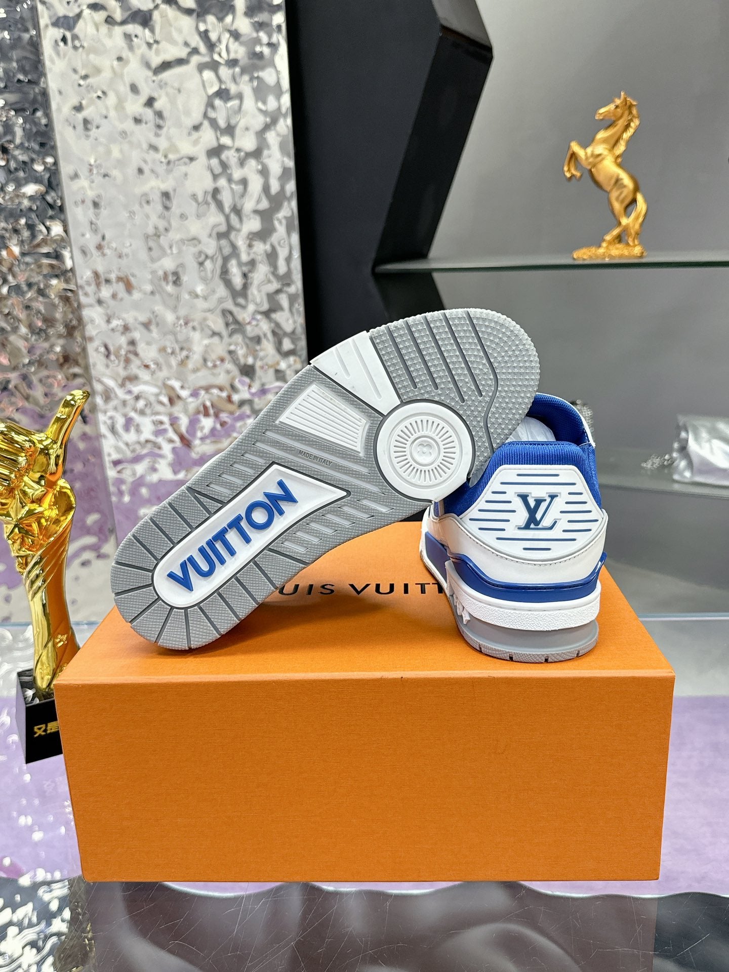 LV Trainer Sneaker 1824120914