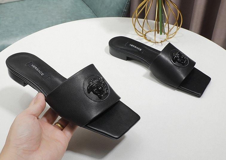 Classic Fashion Comfortable Head Flat Square Large Size Slippers 1024040208