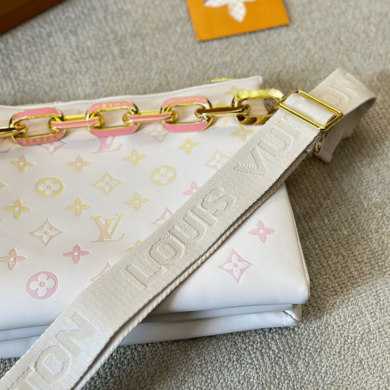 L Coussin bag 1824062404