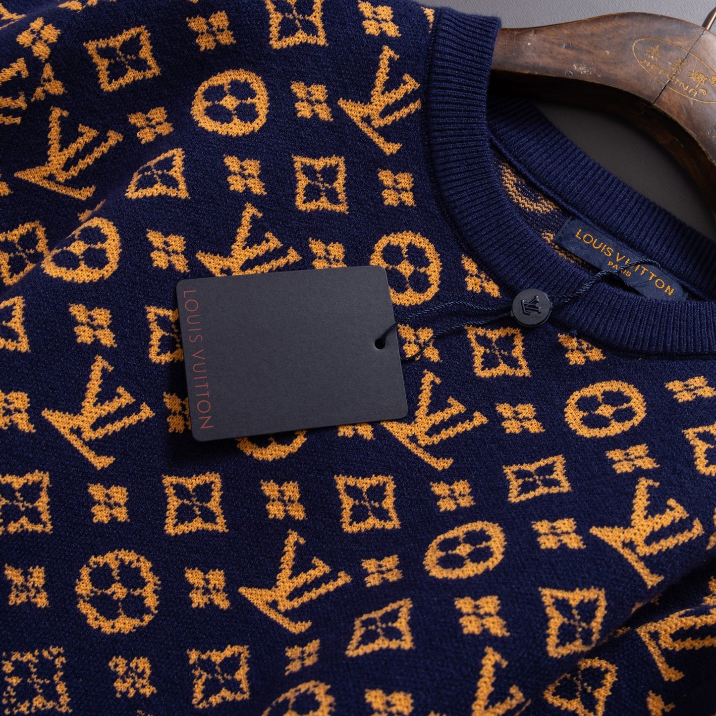 LV Gradient sweater 1824102102