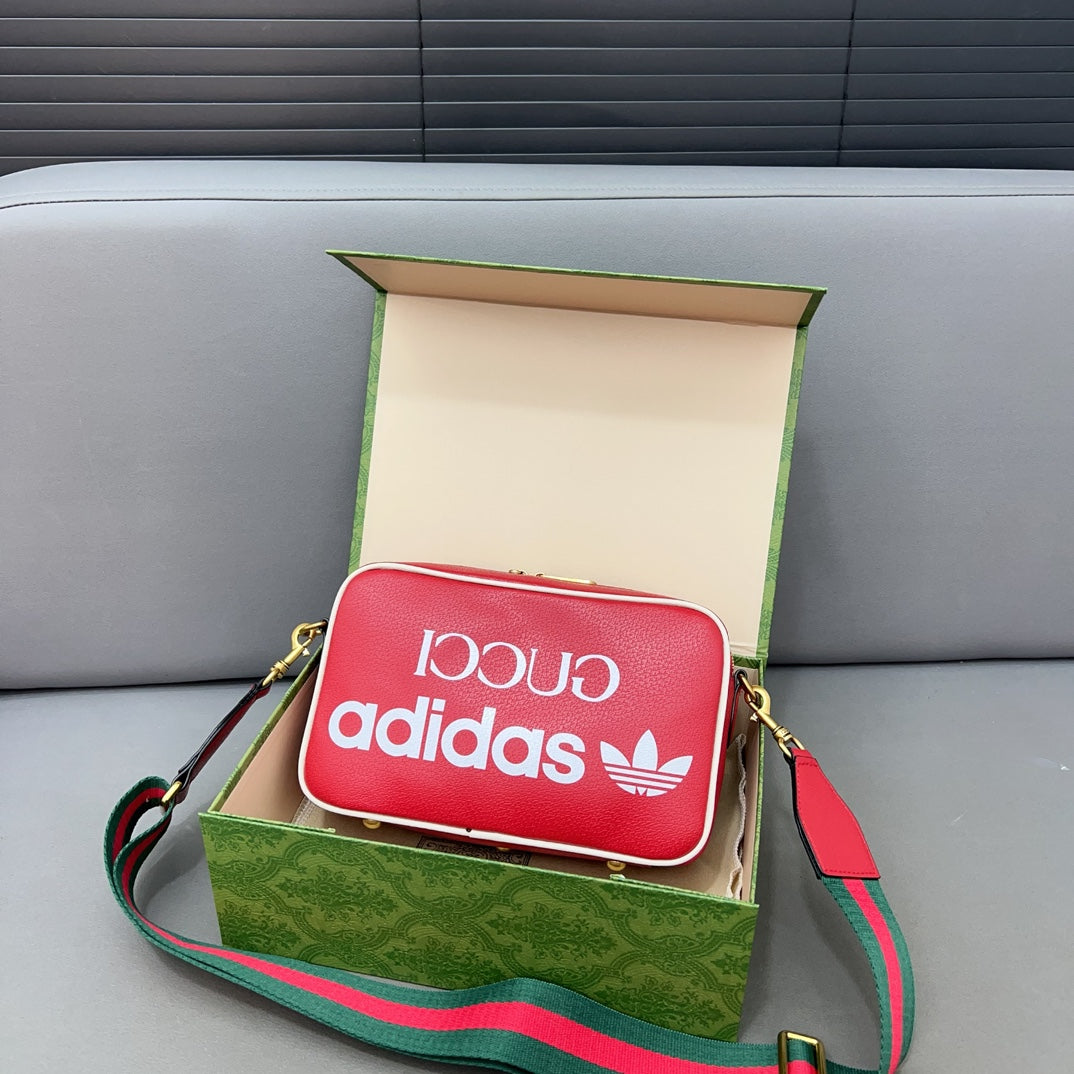 Co-branded camera bag crossbody bag 1824042106