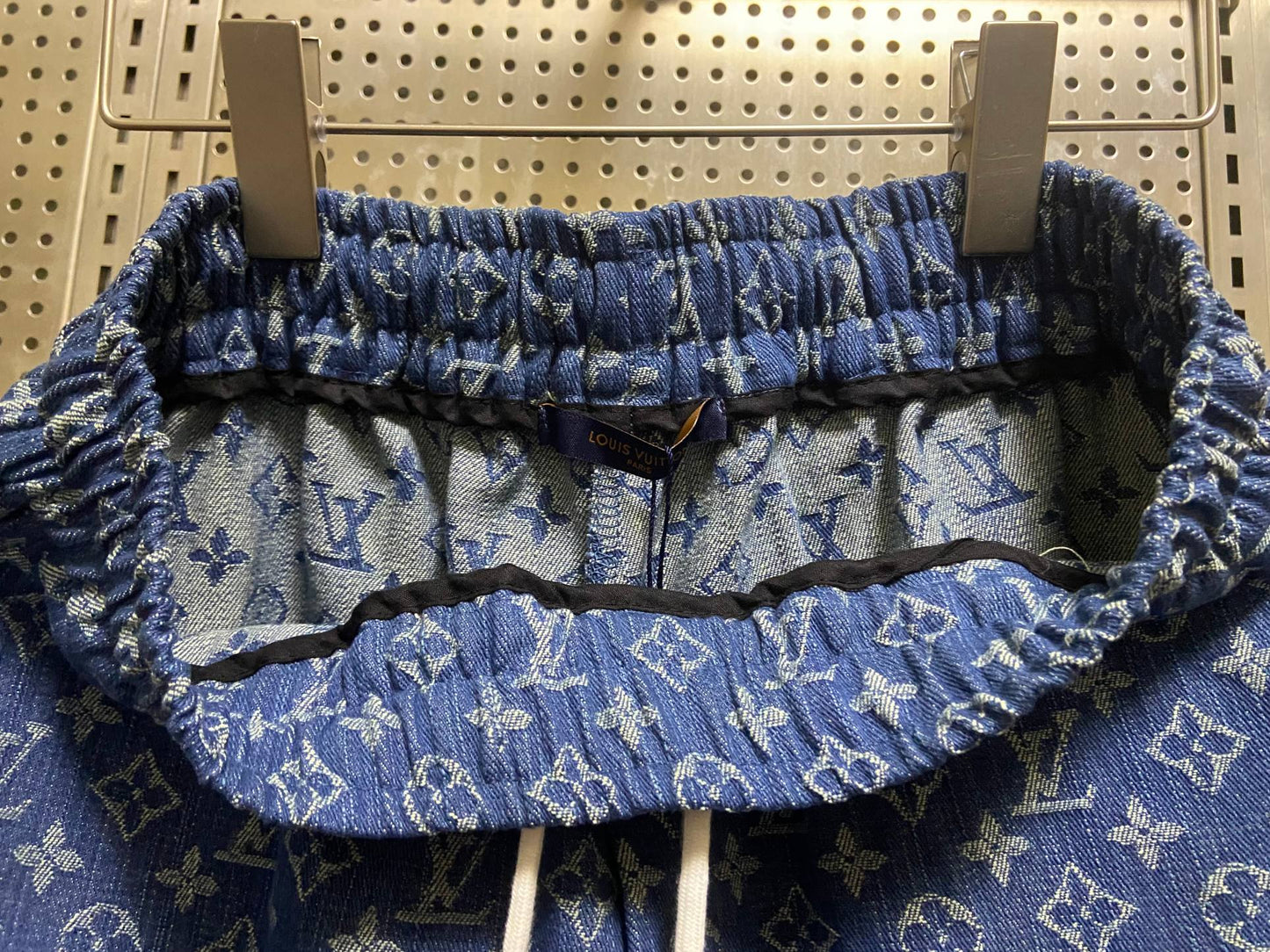 LV Men's denim shorts 1825052212