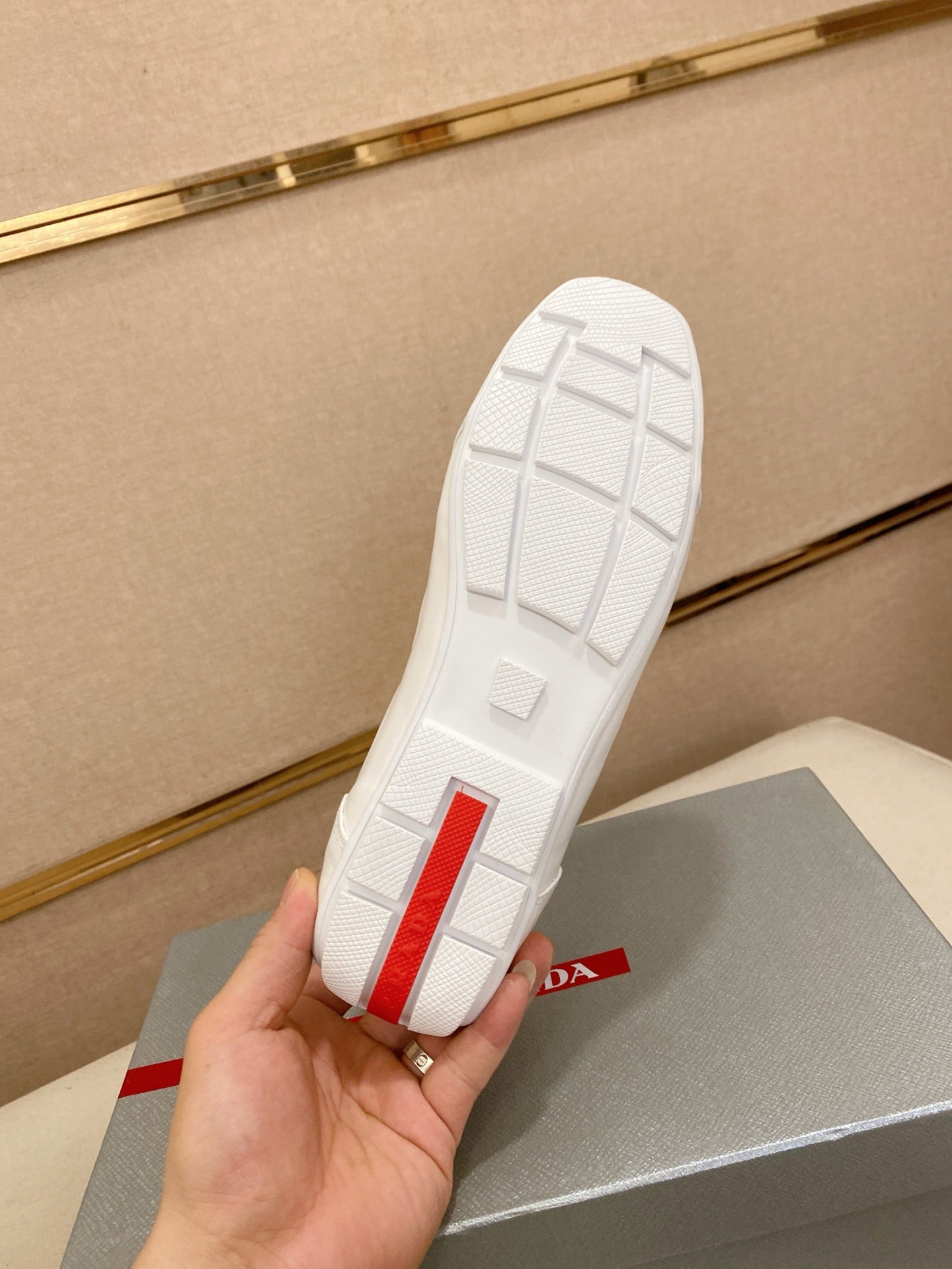 PR  sneakers 1825052022
