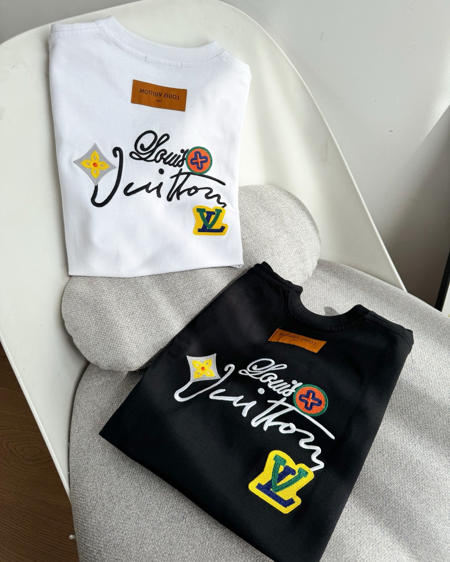 LV Unisex colorful floral embroidered T-shirt 1825052211