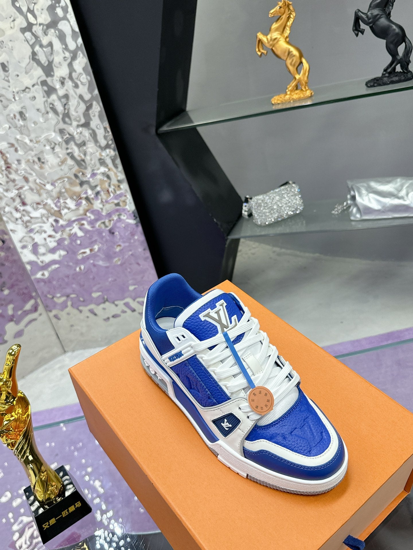 LV Trainer Sneaker 1824120914