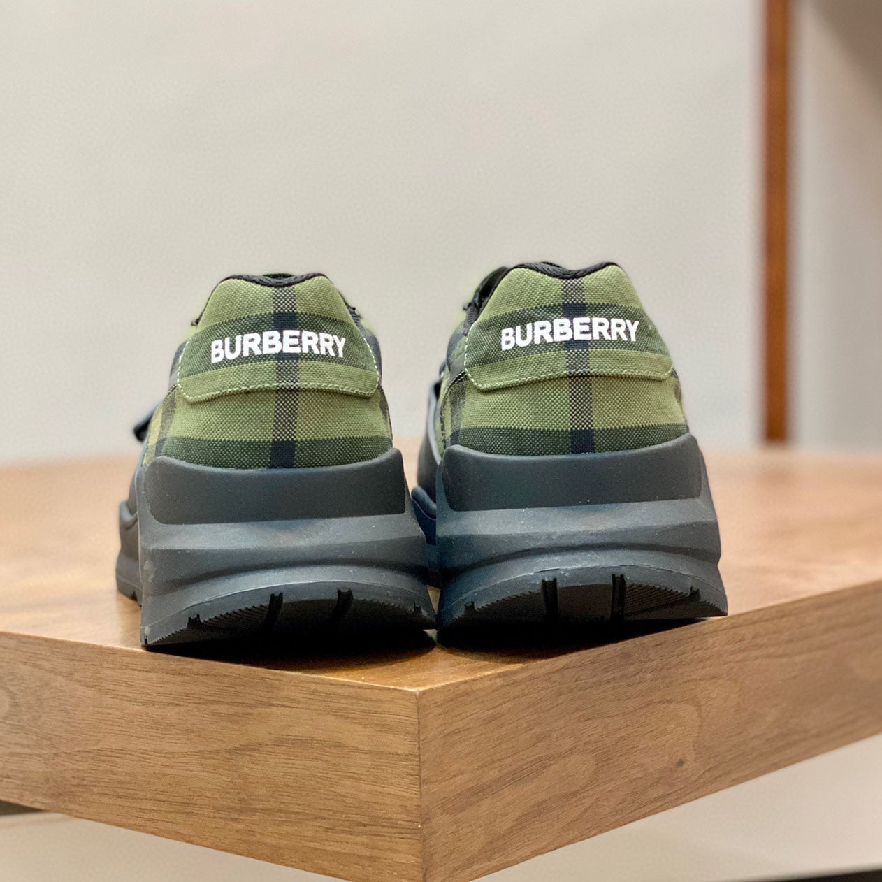 TB sneakers 1824101707