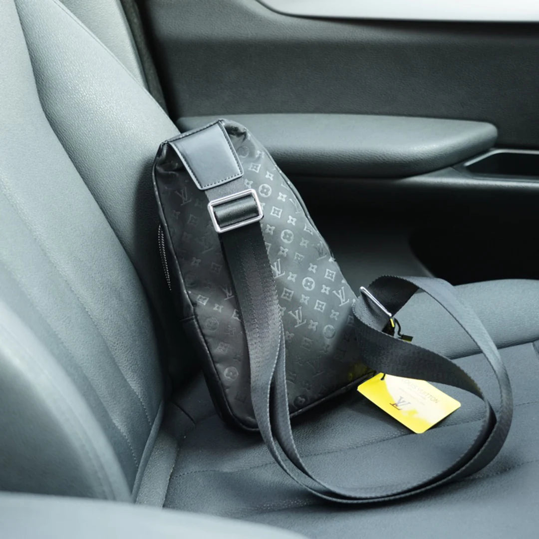 New fashion and versatile men's chest bag 1024032705