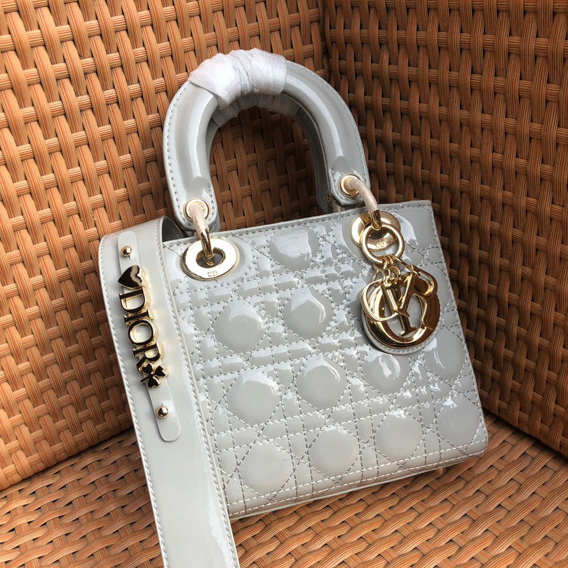 Classic patent-leather Diana bag XC16053102