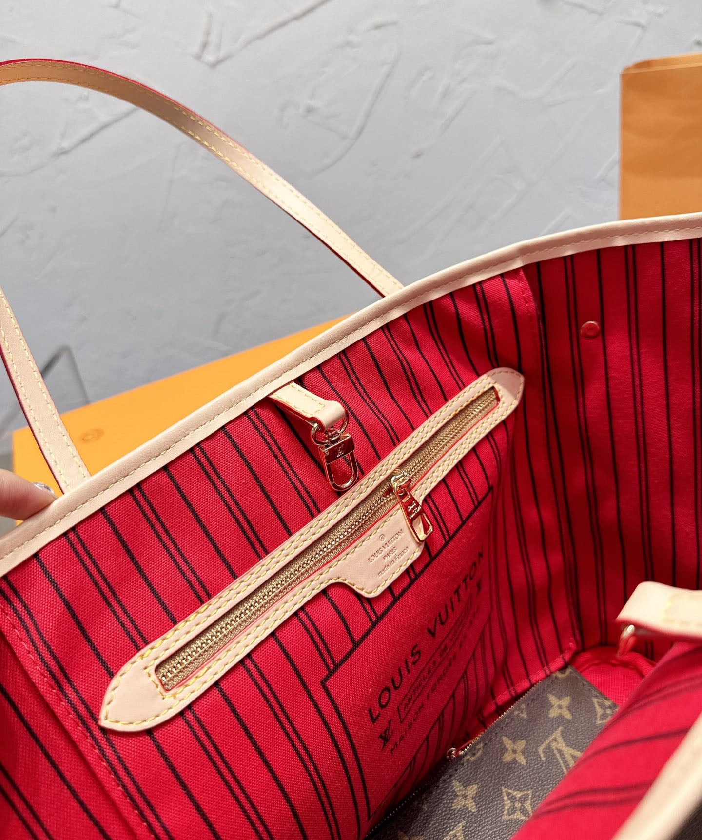 Handmade Leather Loop Handbag Onthego