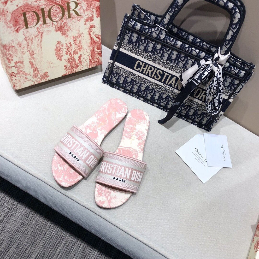 Jacquard Embroidered Slippers