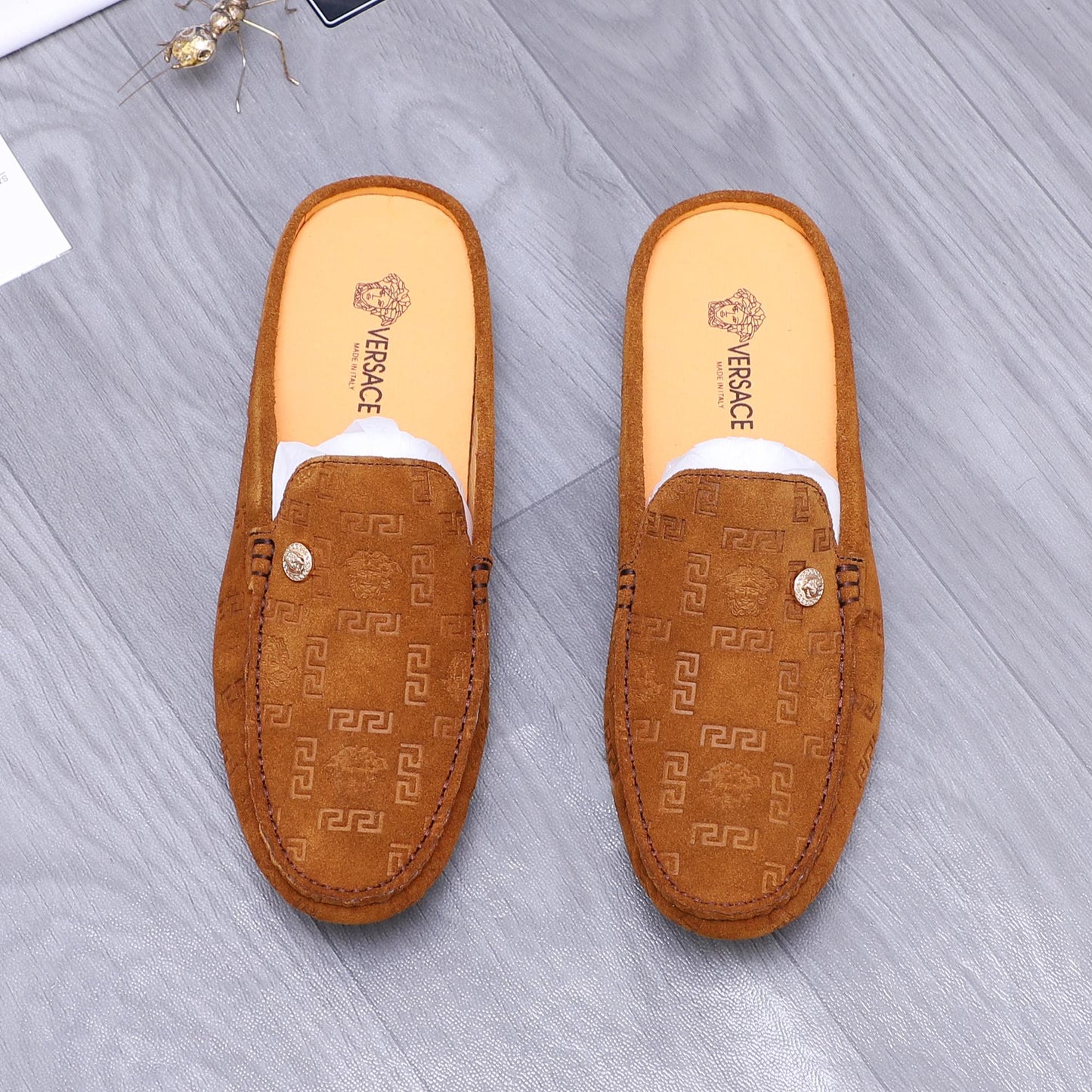 VS MEDUSA Embossed Shoes 1824060902