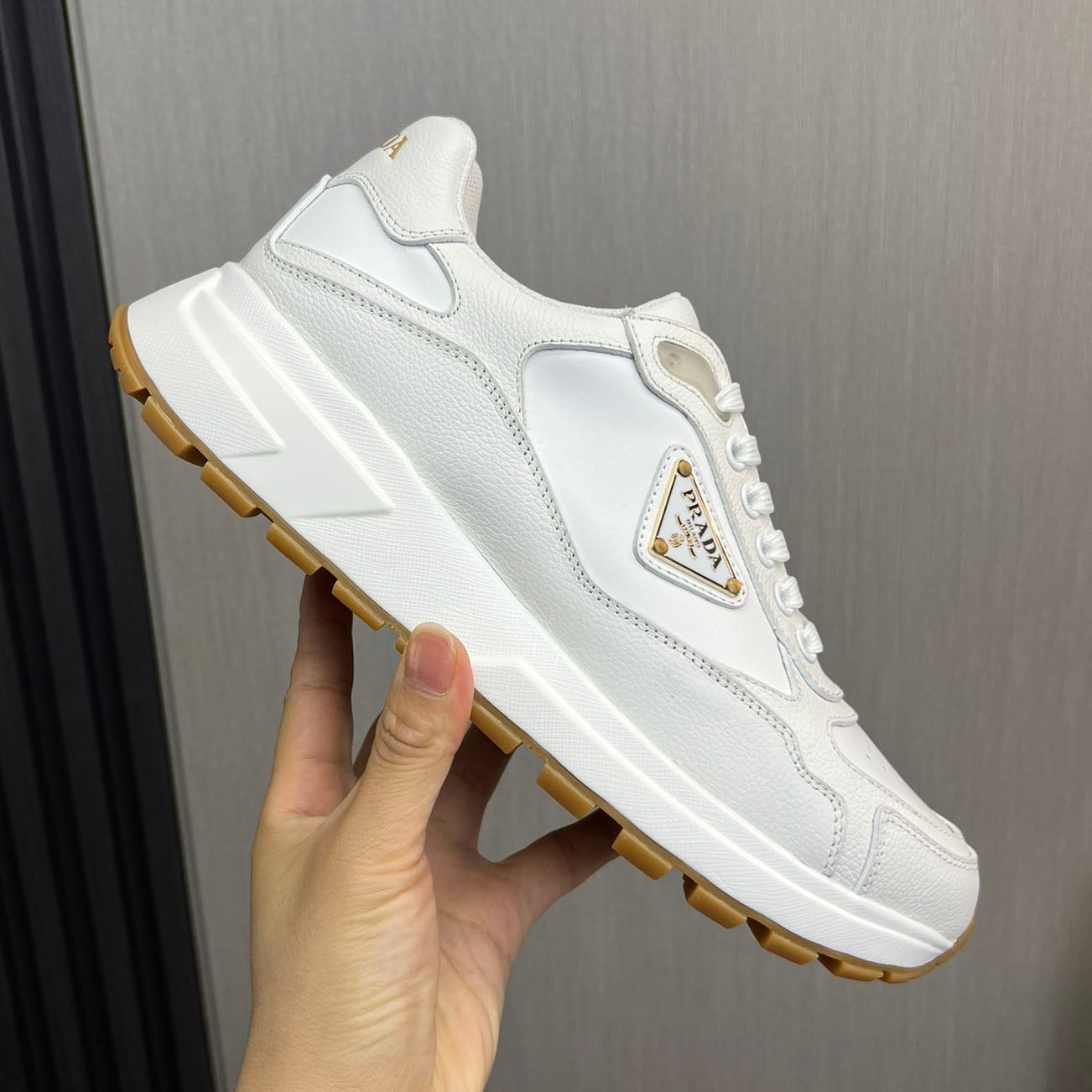 PR Cowhide stitching sneakers 1824102502