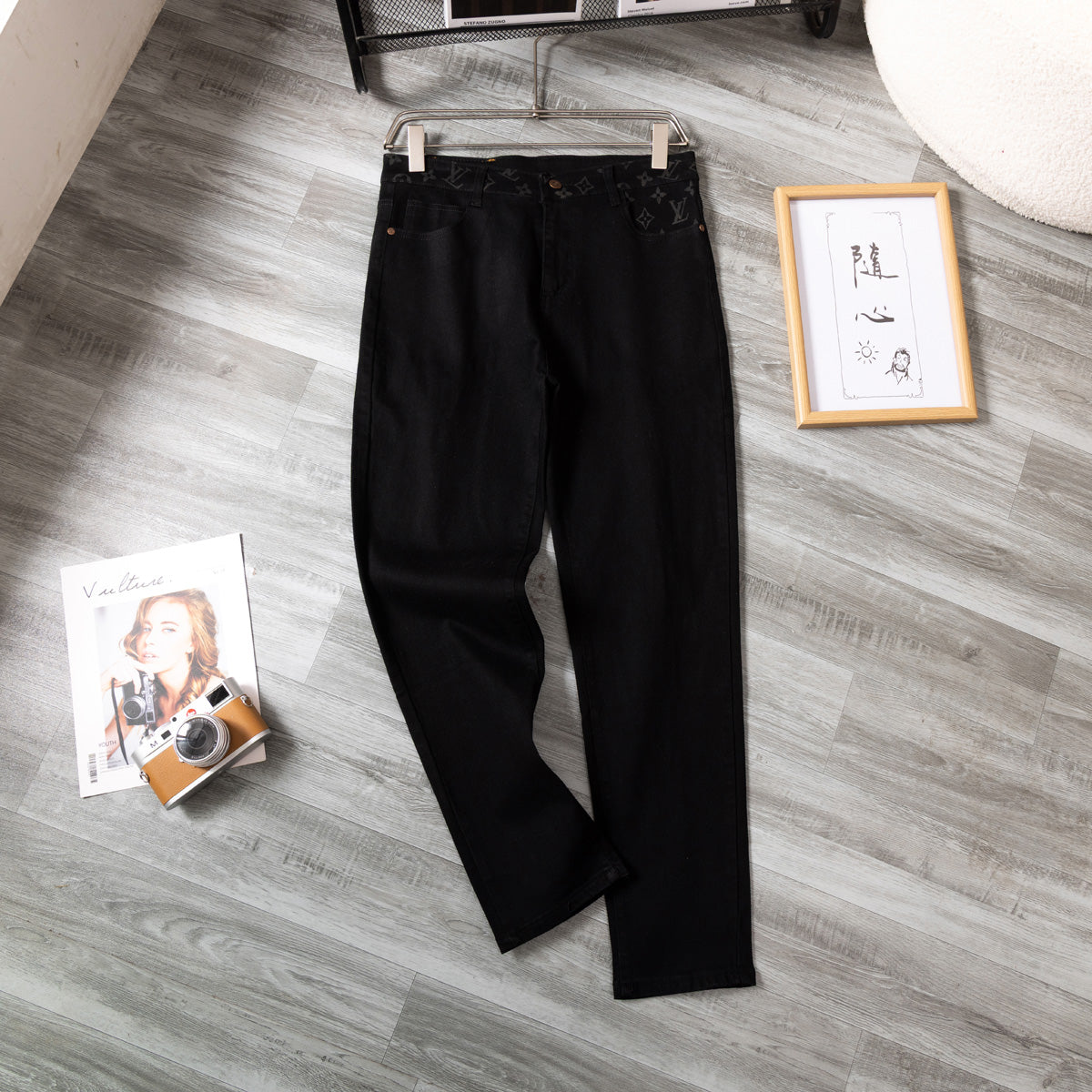 LV Washed stretch jeans 1825051402