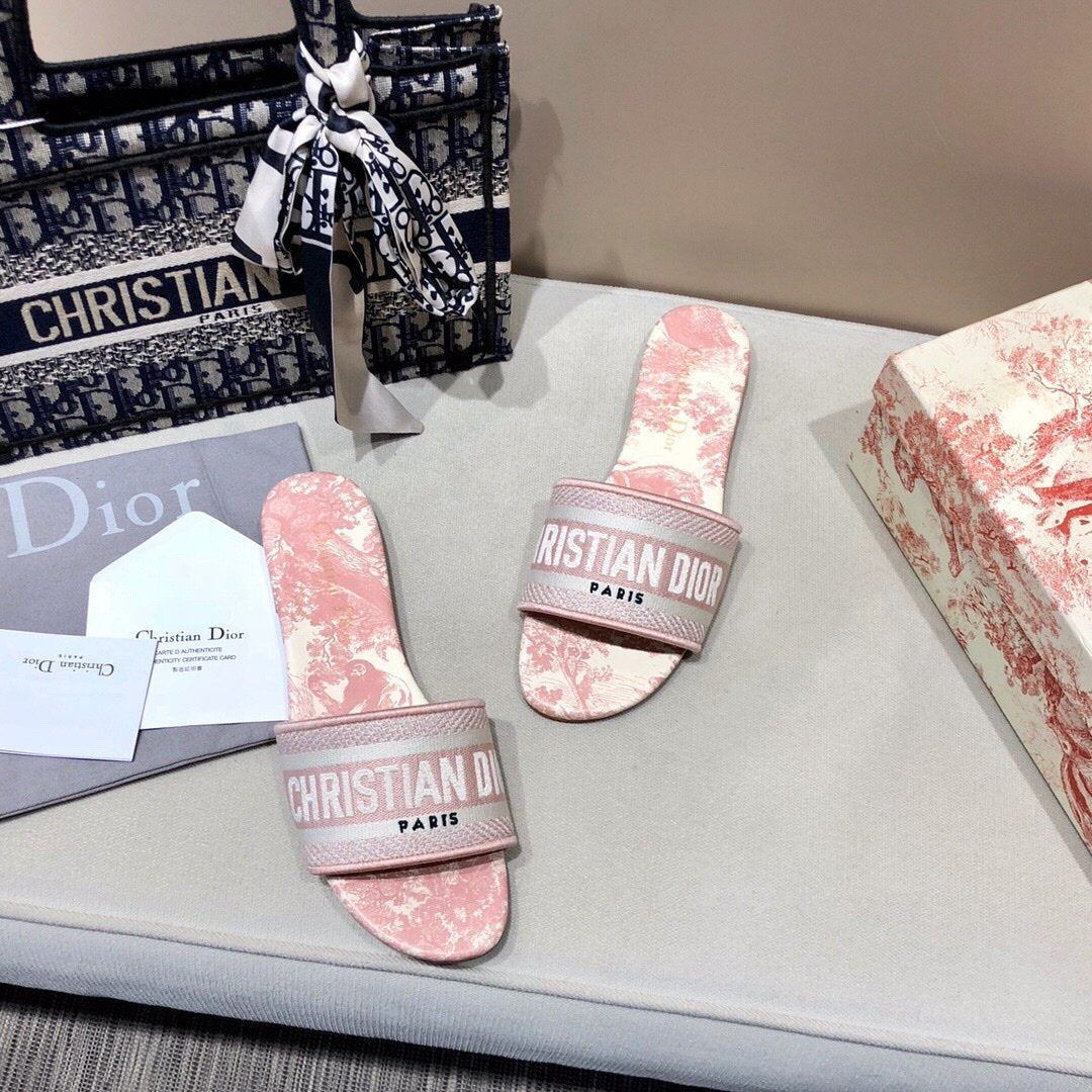 Jacquard Embroidered Slippers