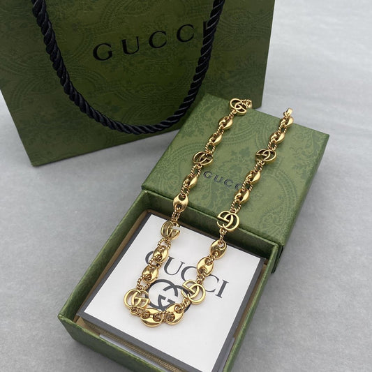 G Metal necklace