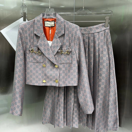 New Fashionable Pleated Skirt Suit 1024012405