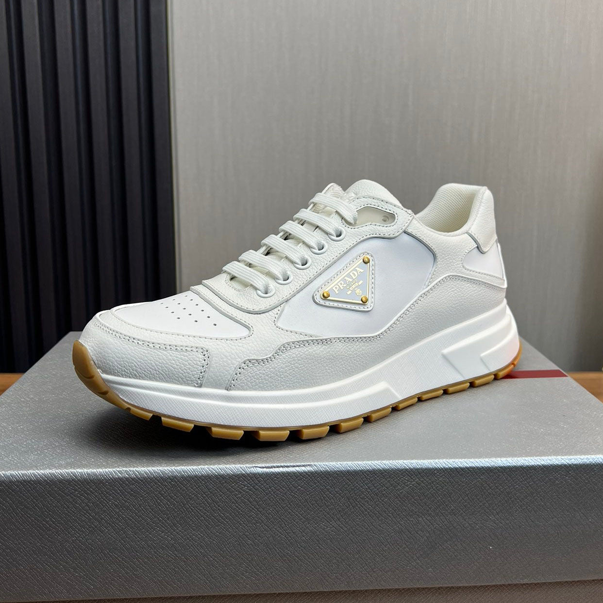 PR Cowhide stitching sneakers 1824102502