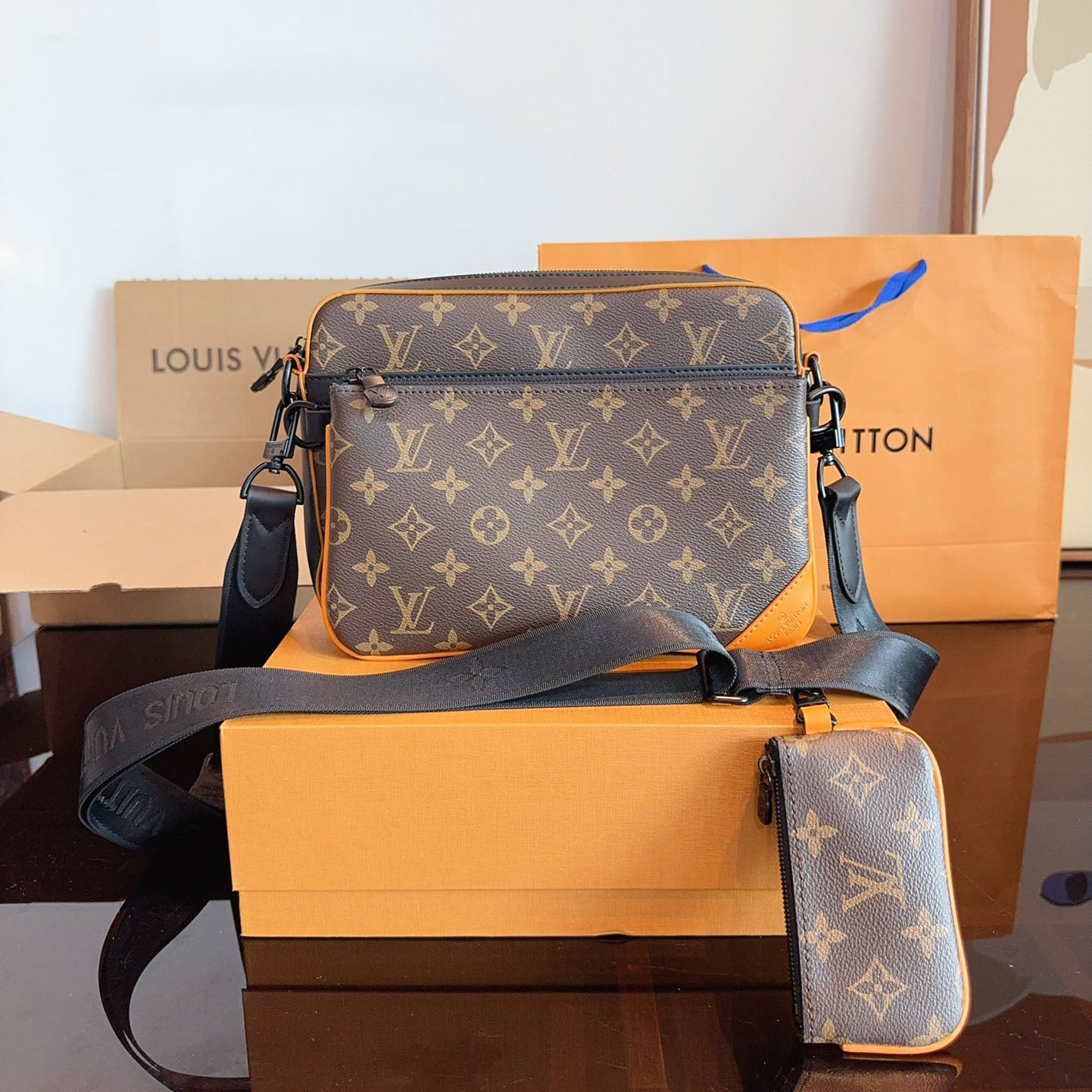 Classic hot-selling ¥ochette Trio men's bag 1824061103