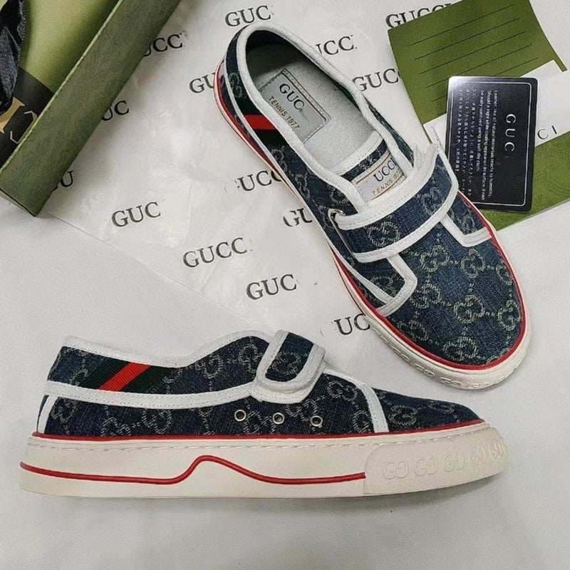 New style magic buckle loafers for couples PD10070601