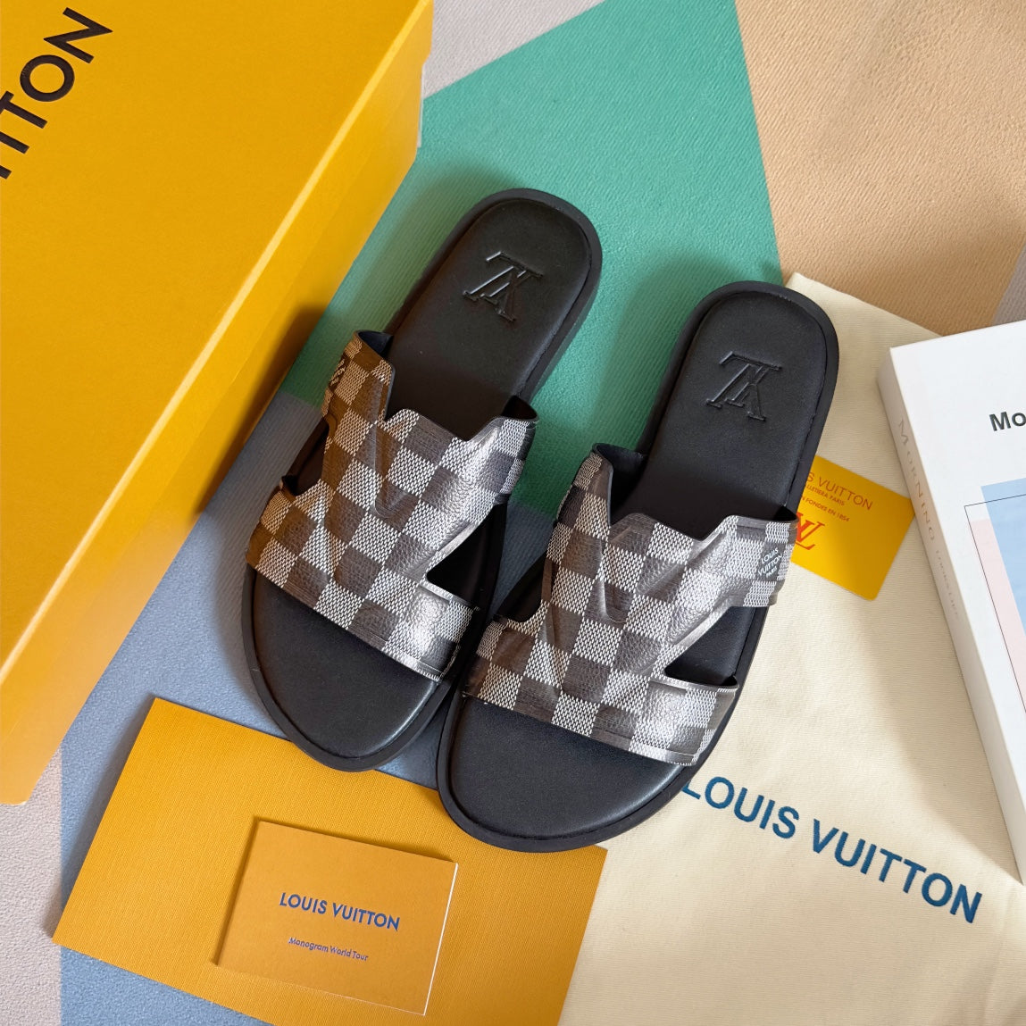 LV OASIS Slippers 1824100908