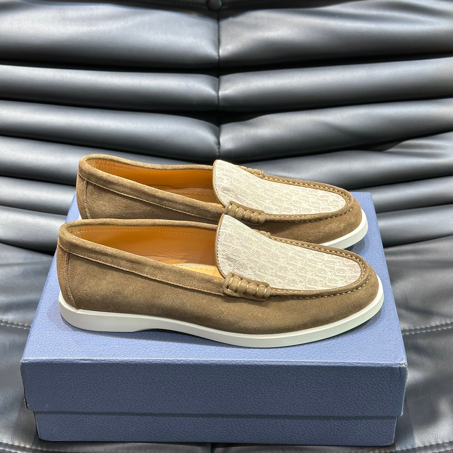 Classic printed canvas embellished men's casual loafers 1824042201
