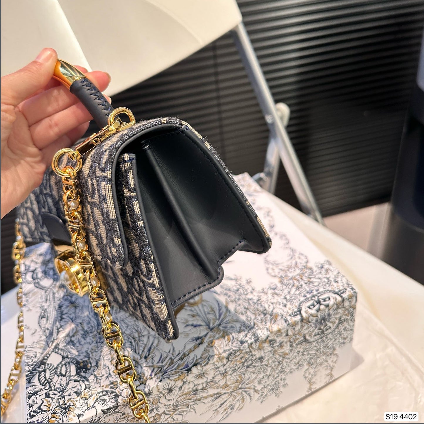 DIO Classic Printed Chain Bag XC24100501