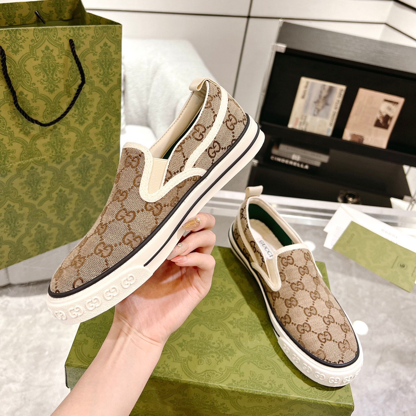 G fashion printed slip-on shoes XC0723110302