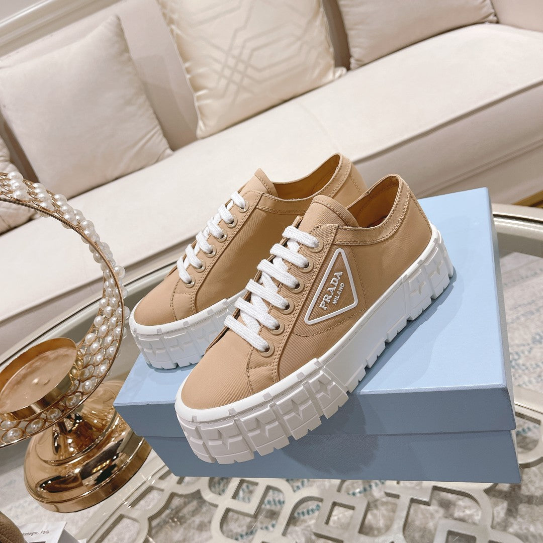 New fashionable and versatile thick-soled sneakers 1024013001