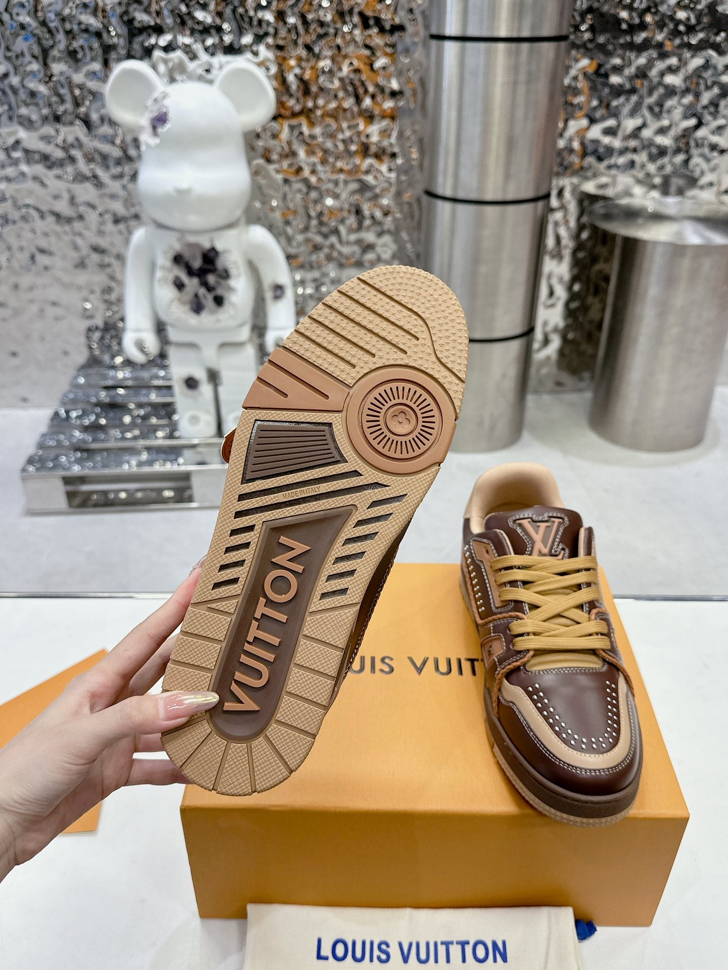 LV Trainer Sneaker 1825041702