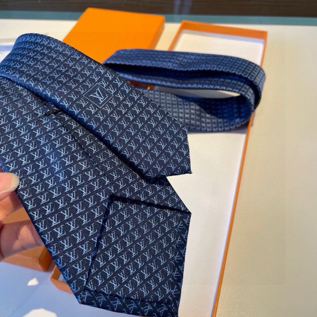 Full L letter business dress tie 1824053004