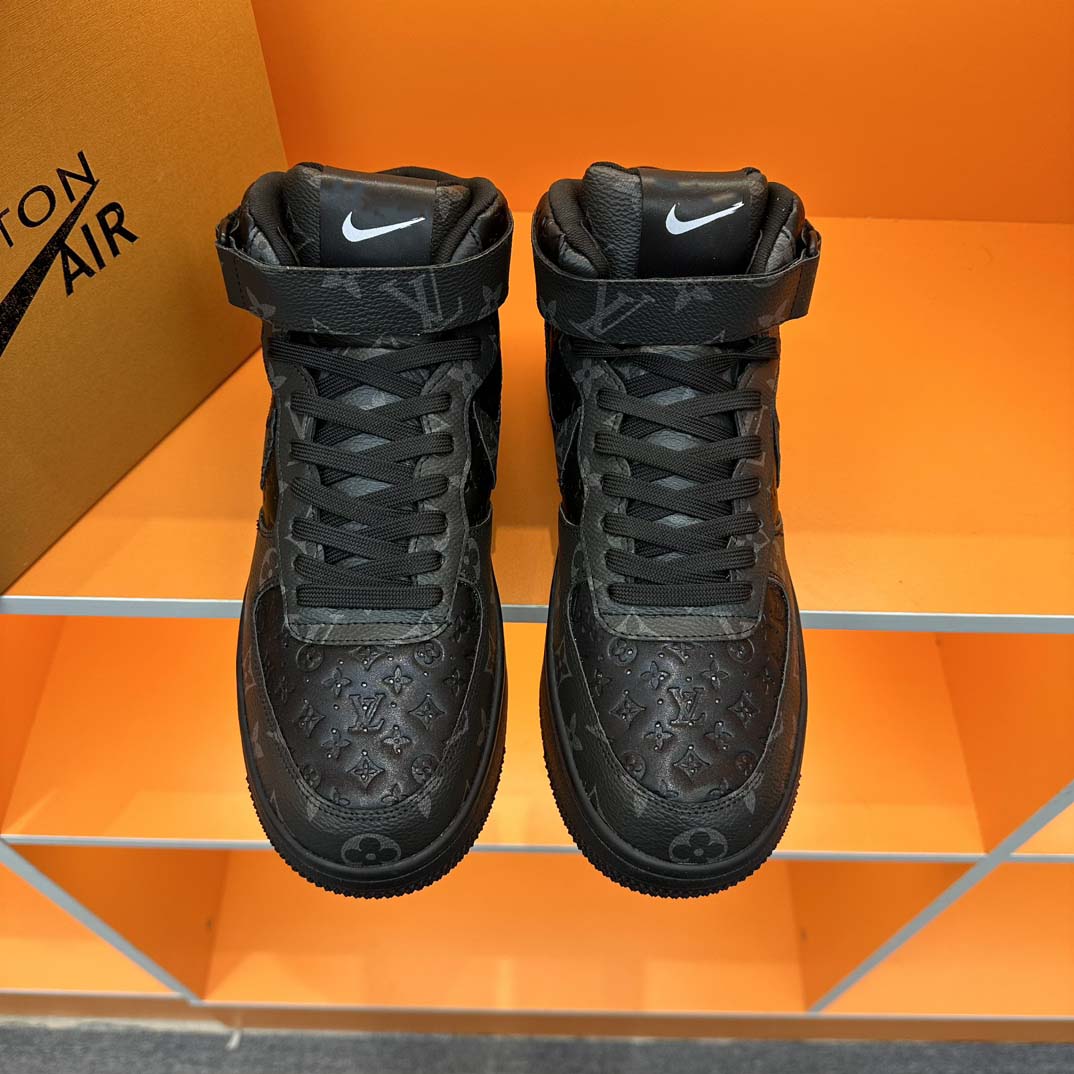 Super cool casual sneakers, hipsters must have! The foot effect is absolutely amazing!