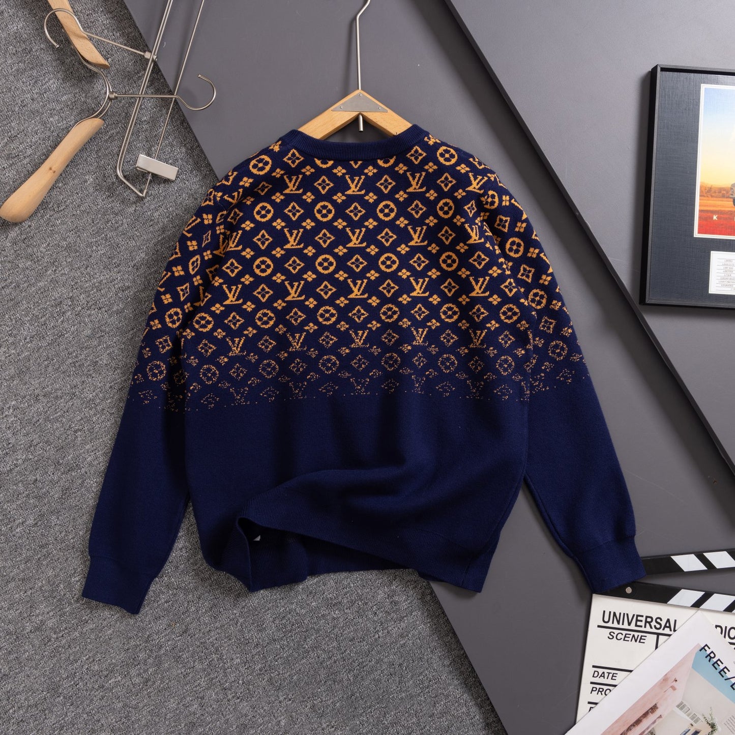 LV Gradient sweater 1824102102