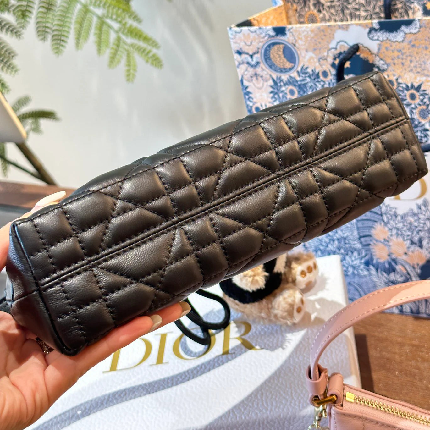 New Fashion Versatile Shoulder Bag 1024101201