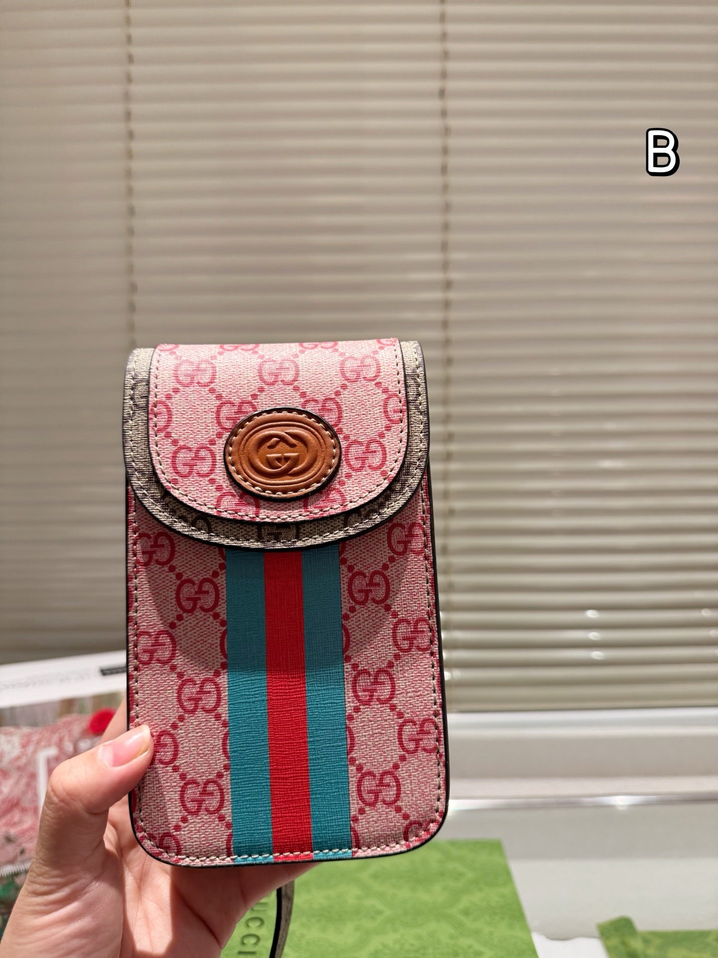 GG Ophidia phone bag 1825040111