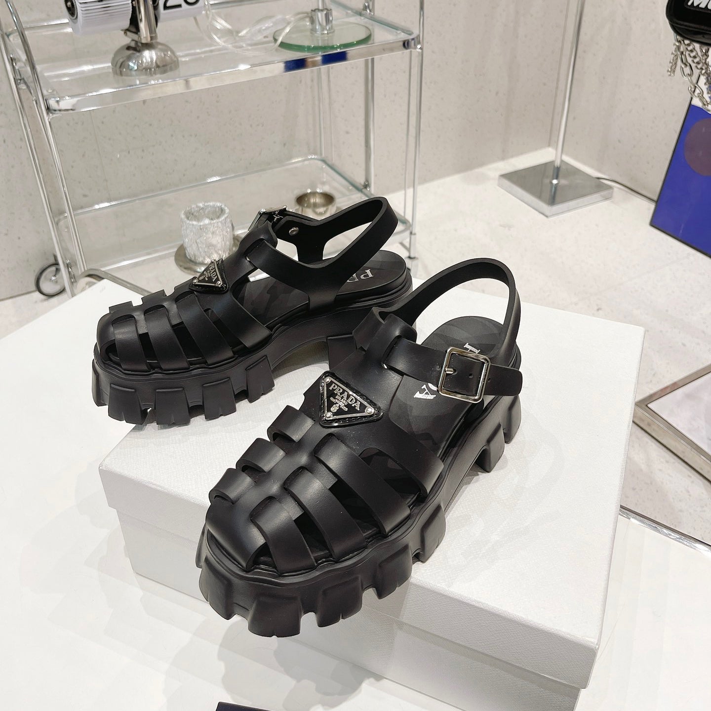P luxury leather sandals XC0723081601