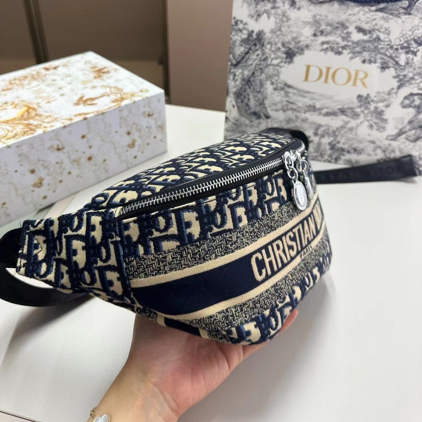 D Shoulder Messenger Bag PD1823081401