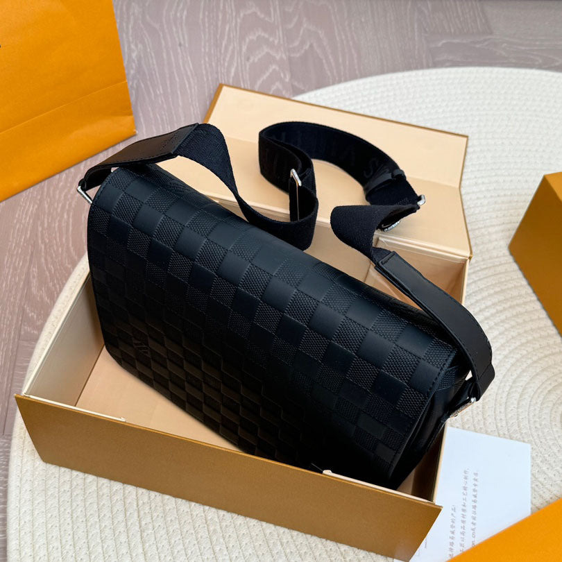 Square pattern messenger bag 1824061104